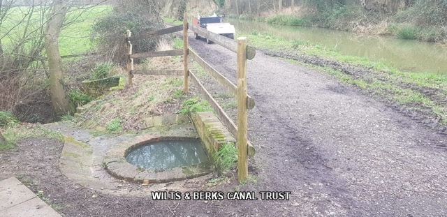02 Feb 01 - repair of Fence Circular weir.jpeg