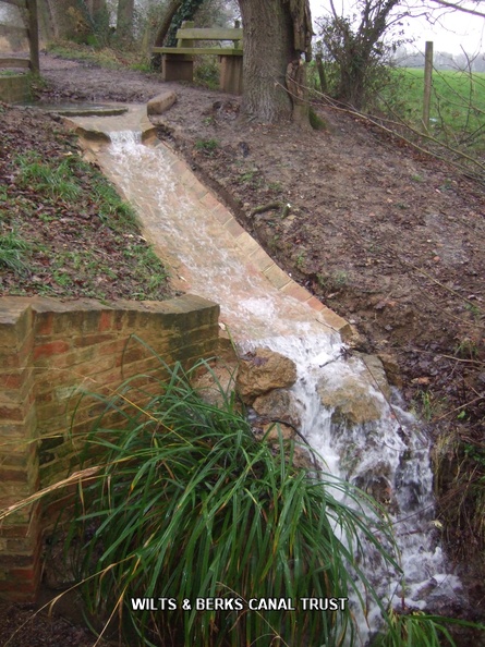 Triangle Spillweir (2).JPG