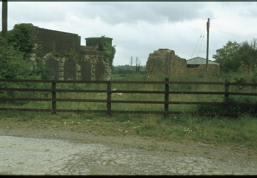 003 Farm to railway crossing looking south 900615 1978