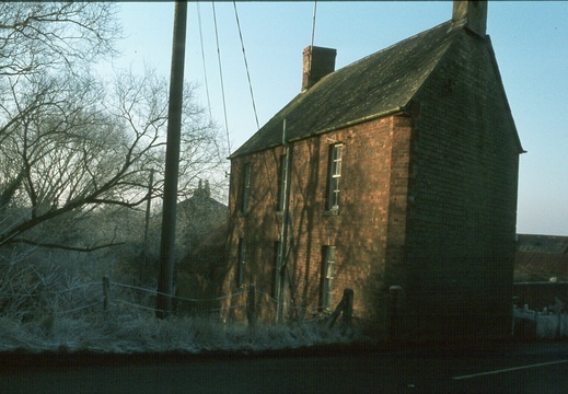 021 Hope Cottage Dauntsey Jan 1979