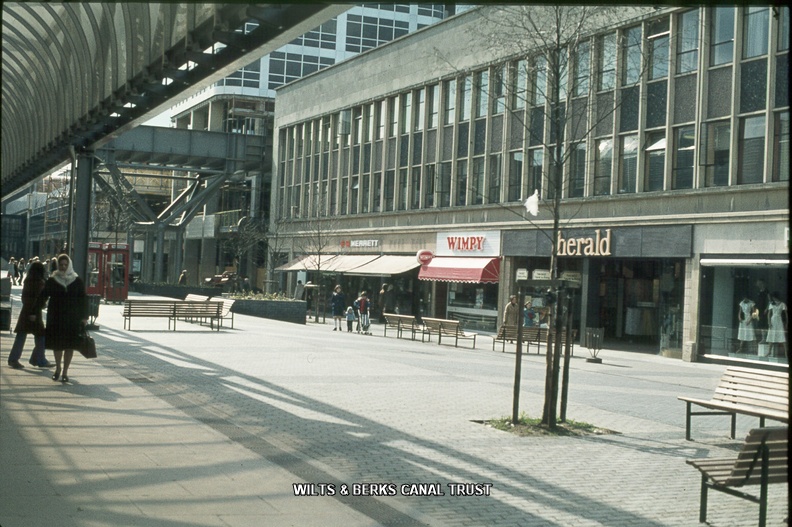 129 The Parade Swindon 1977.jpg