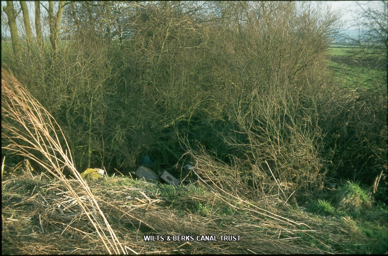 173 East from Uffington Arch Bridge spring 1982.jpg