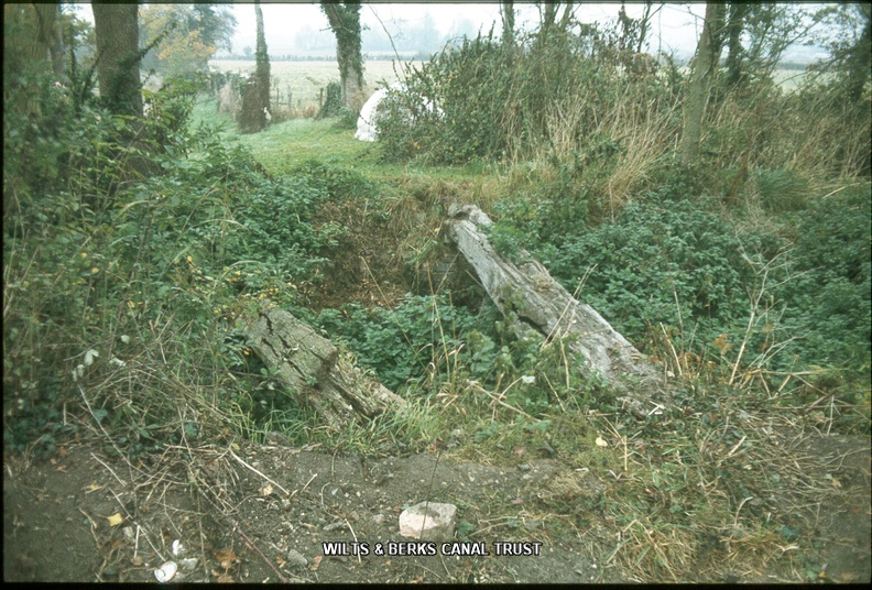 183 Remains of Kings Lift Bridge Spring 1979.jpg