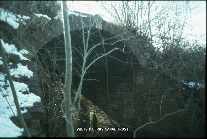 214 Grove Common Lock tail bridge Jan 1979.jpg