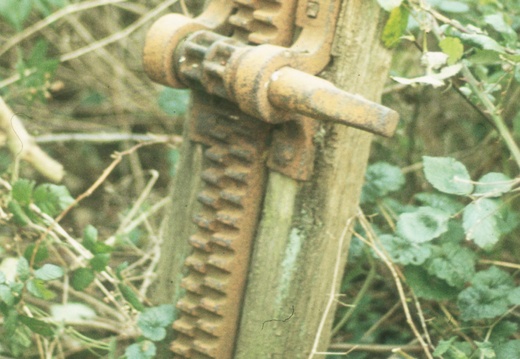 224 Ardington March Lock paddle gear spring 1978