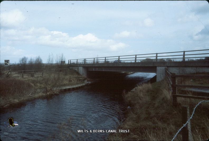 238 A34 0ver River Ock 1985.jpg