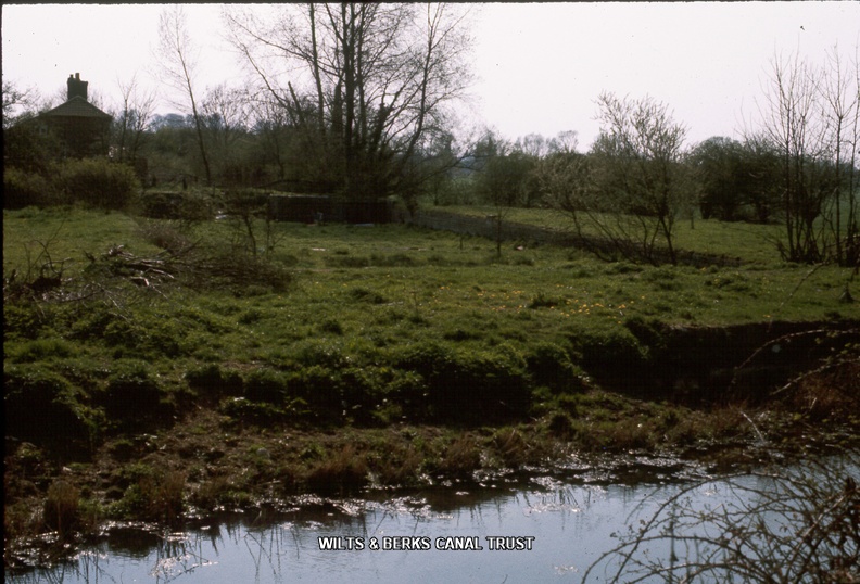 241 Latton Basin and Stop Lock 1976.jpg