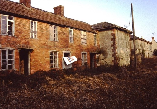 Dauntsey Photo 01