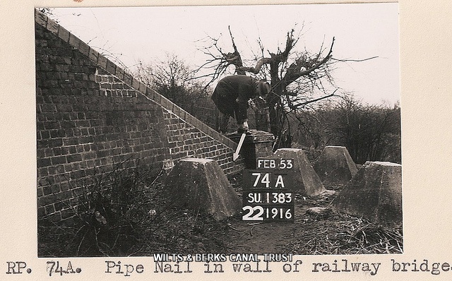 Man with a stick SU1383 74A.jpg