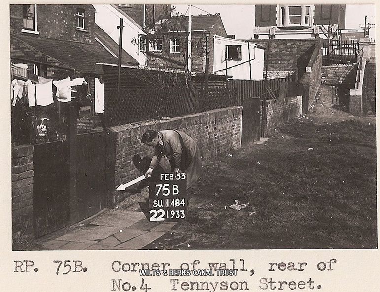 Man with a stick SU1484 75B.jpg