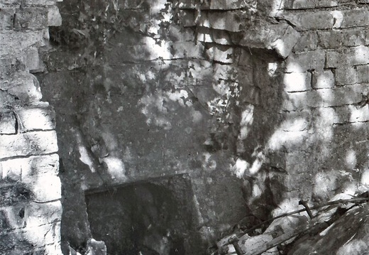 048686E (1197 visits) Image credit: RCHS. 1964, Sluice chamber, Steventon Lock. 048686E