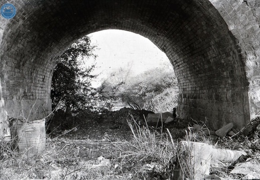 048682E (1203 visits) Image credit: RCHS. 1964, Looking E through Cow Common Bridge, Steventon. 048682E