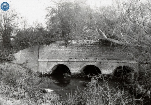 047541E (631 visits) Image credit: RCHS. 1962, River Ray Aqueduct from SW.
047541E