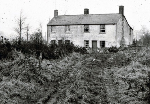 047543E (205 visits) Image credit: RCHS. 1962, "Lengthmen's cottages near Ray Aqueduct, between Ray Aqueduct and Ray Farm... 047543E