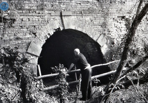 048654E (103 visits) Image credit: RCHS. 1964, Calne Branch: West end Calne Tunnel.
048654E