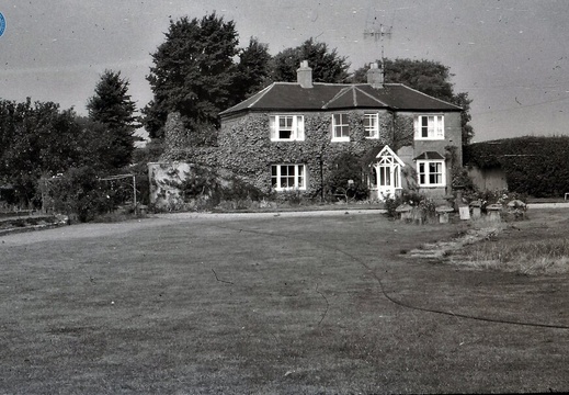 048672E (226 visits) Image credit: RCHS. 1964, Longcot wharf house, Longcot Branch. 048672E
