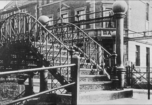 Golden Lion Raised Footbridge