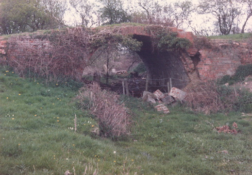Double Bridge, on embankment above River Avon, near Reybridge